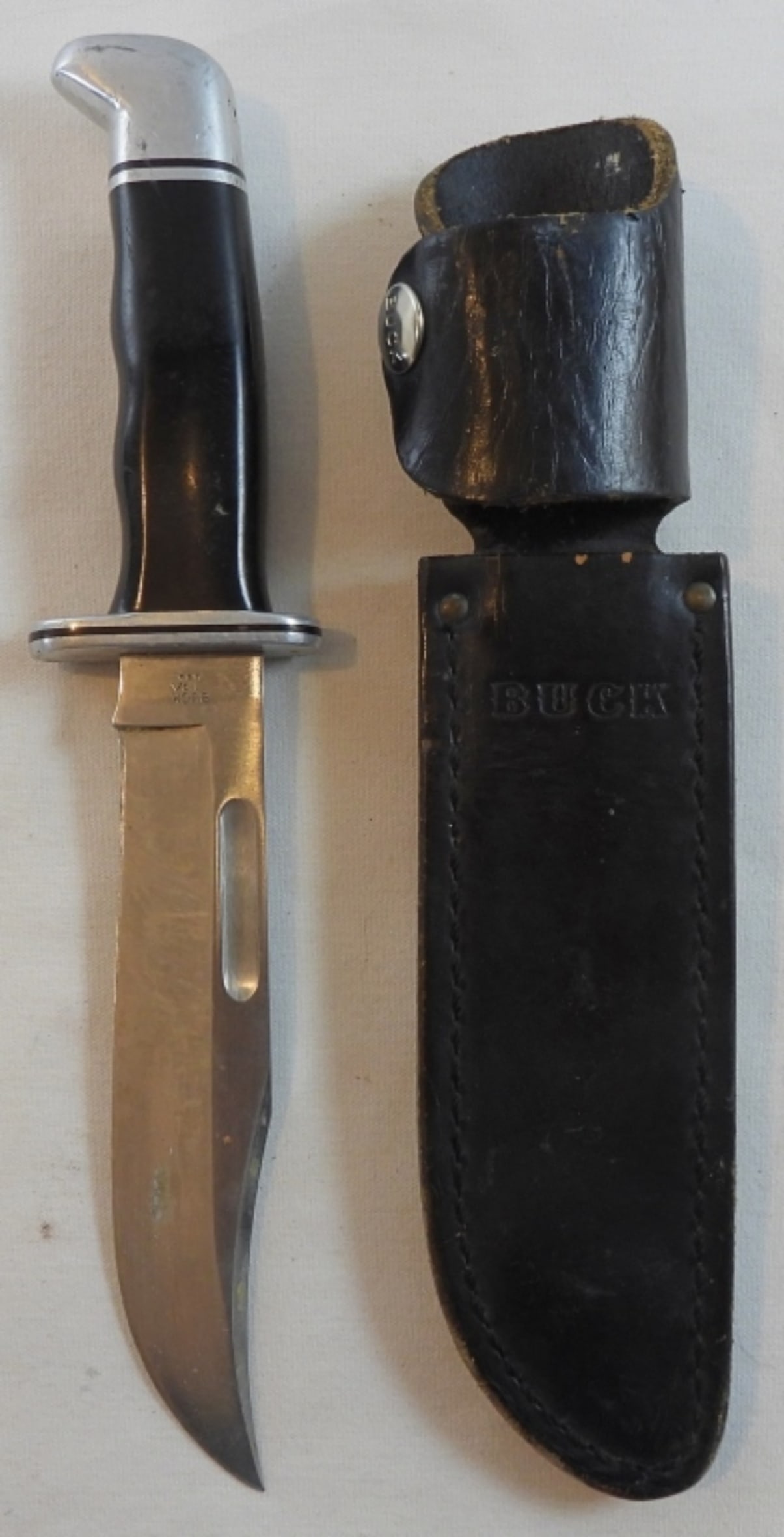 Buck 119 Hunting Knife With Sheath (1 of 4)