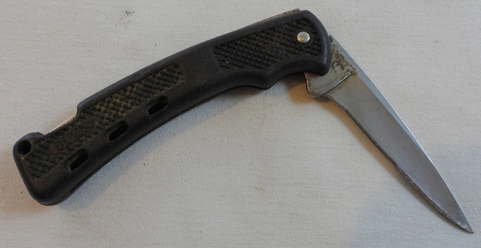 Buck 444 Folding Pocket Knife: Buck 444 folding pocket knife, total length of 6 1/2"