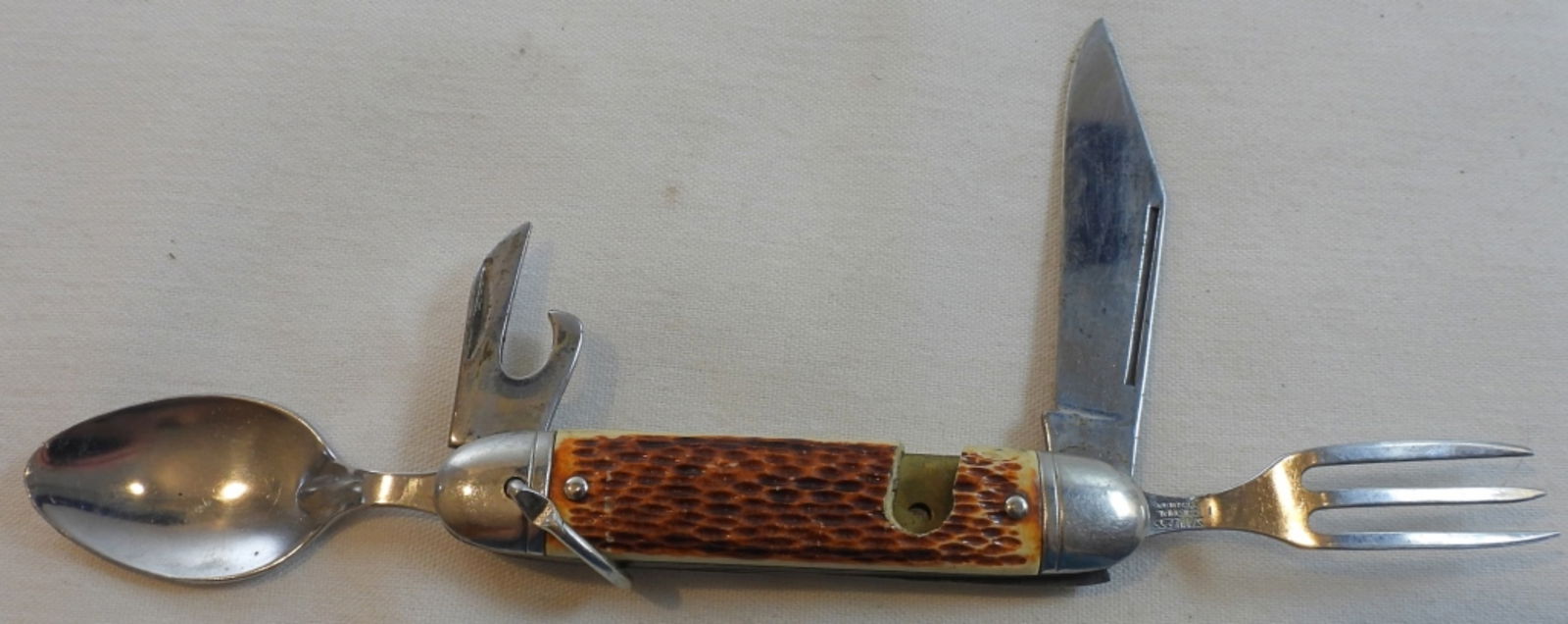 Folding Camping Pocket Knife (1 of 3)