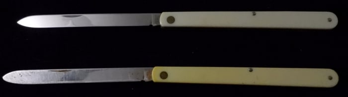 2 Folding Fruit Knives