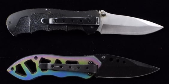 2 Folding Pocket Knives With Belt Clip