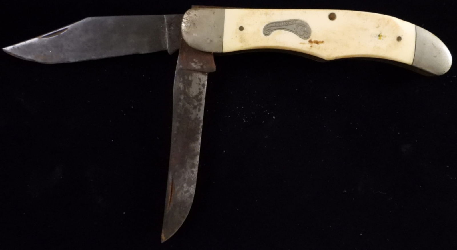 Imperial Frontier Two-Blade Pocket Knife (1 of 3)