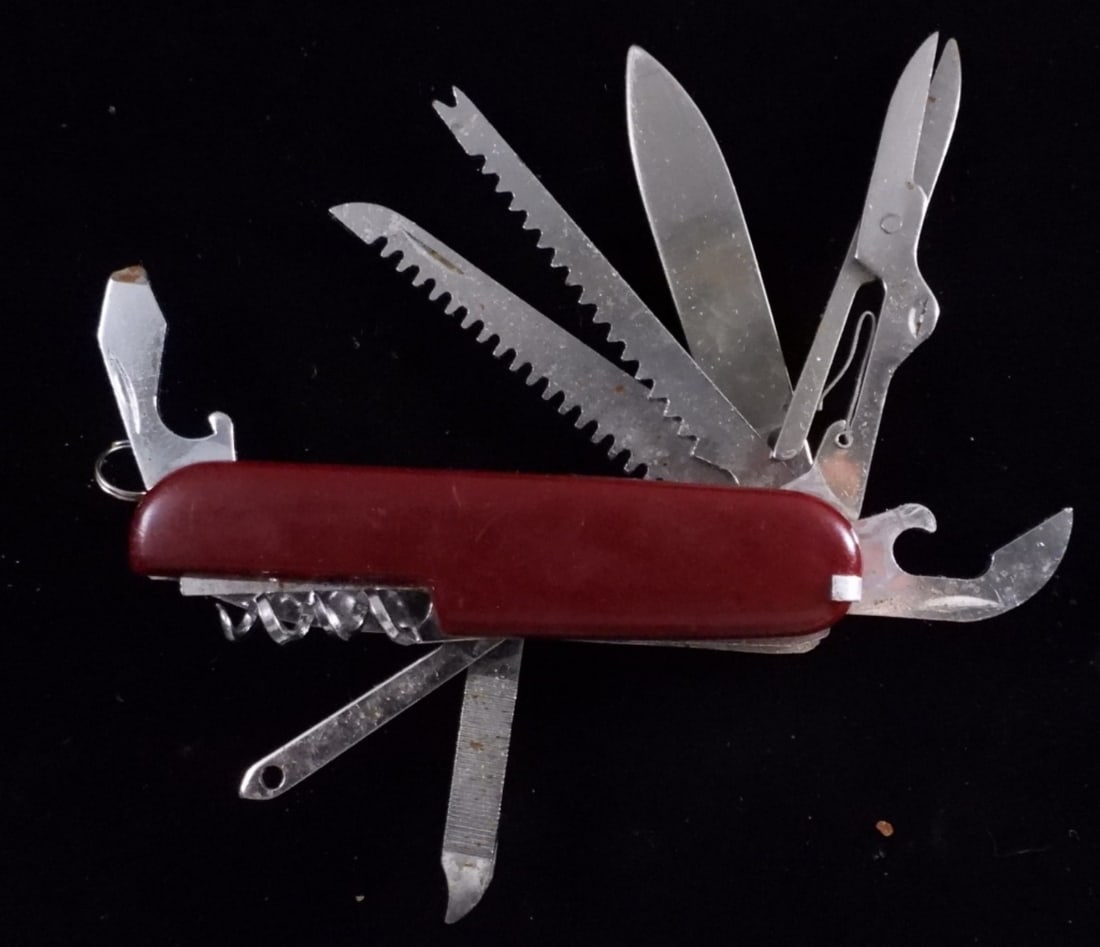 13 Tool Utility Pocket Knife (1 of 2)