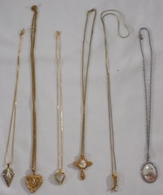 6 Beautiful Pendant Necklaces