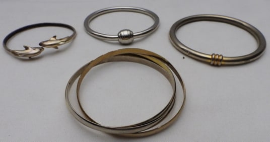 Lot Of 6 Bangles