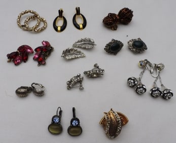 11 Pairs Of Pretty Earrings