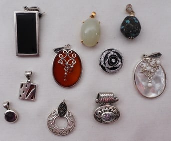 (10) Pendants