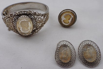Matching Cameo Jewelry Set