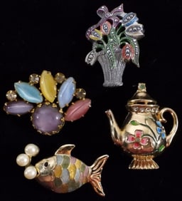 (4) Pastel Color Brooches