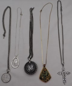 5 Necklaces With Large Pendants
