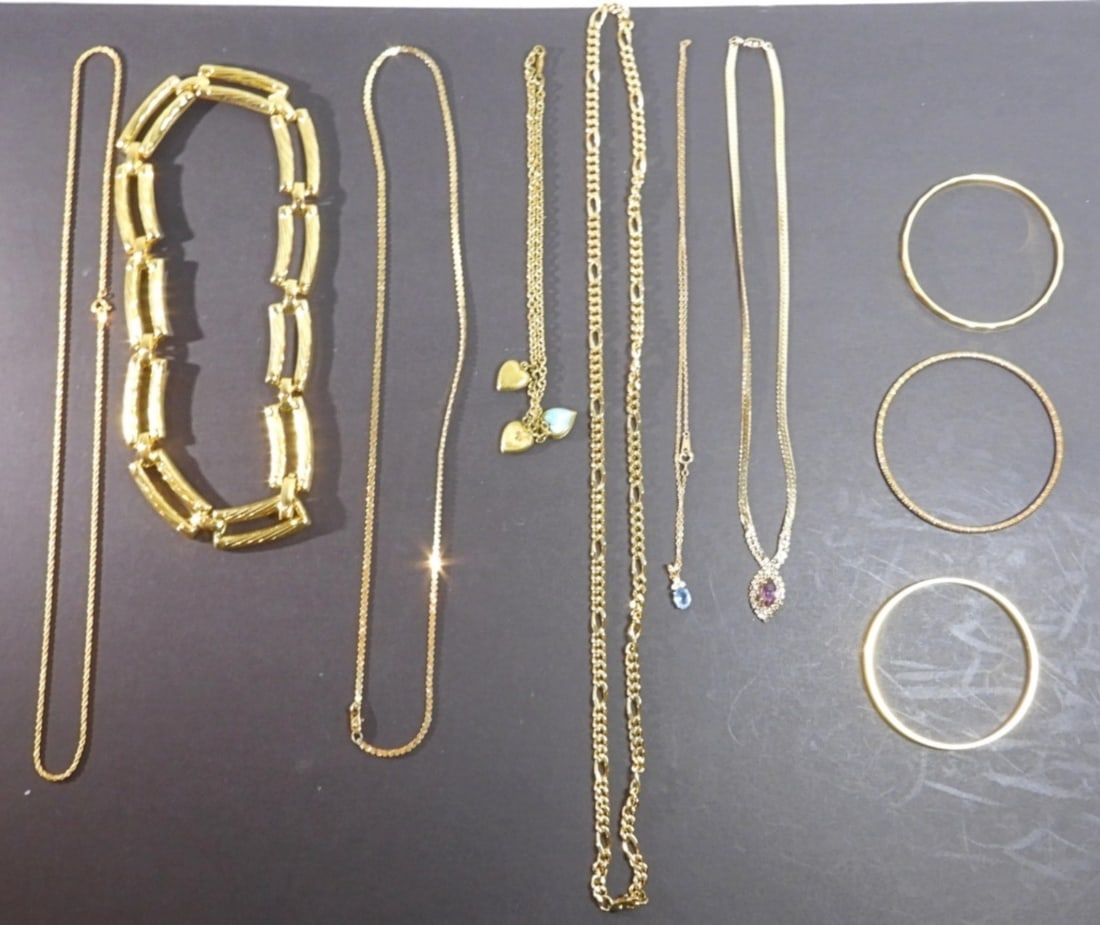 10 Gold Tone Necklaces and Bracelets: 7 necklaces, 3 bangles, necklace lengths from 14" to 30"