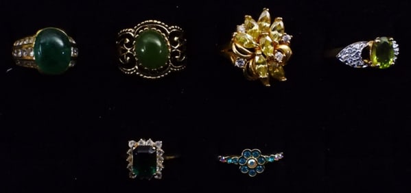 (5) Rings Gold-Tone Green Rhinestones