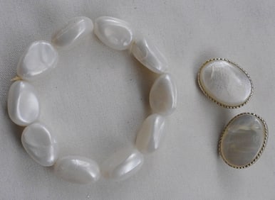 (1) Bracelet And (1) Pair Of Post Earrings