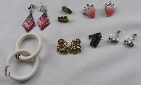 7 Pairs Of Clip-On Earrings