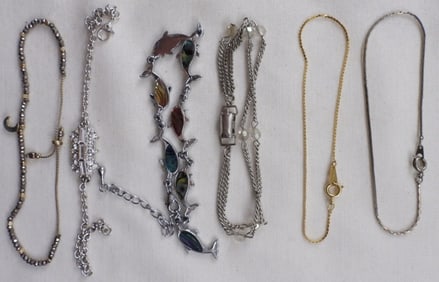 6 Delicate Bracelets
