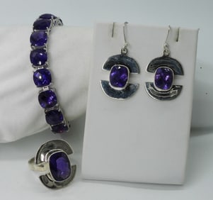 Matching Amethyst 925 Ring & Earrings