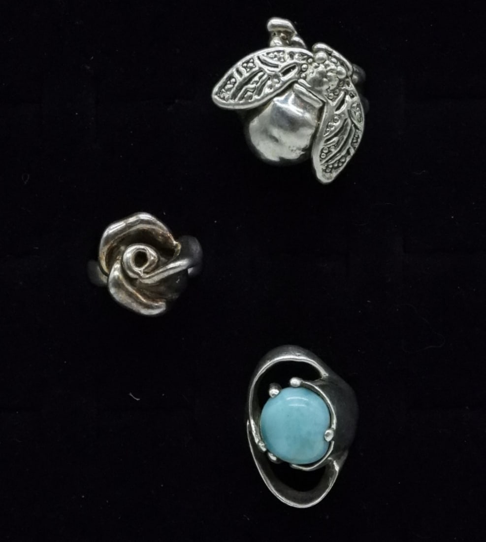 Puffed Sterling Rings & Larimar: Two puffed sterling rings, sizes 6 & 8. Larimar sterling ring, size 8. (18.7 dwt)