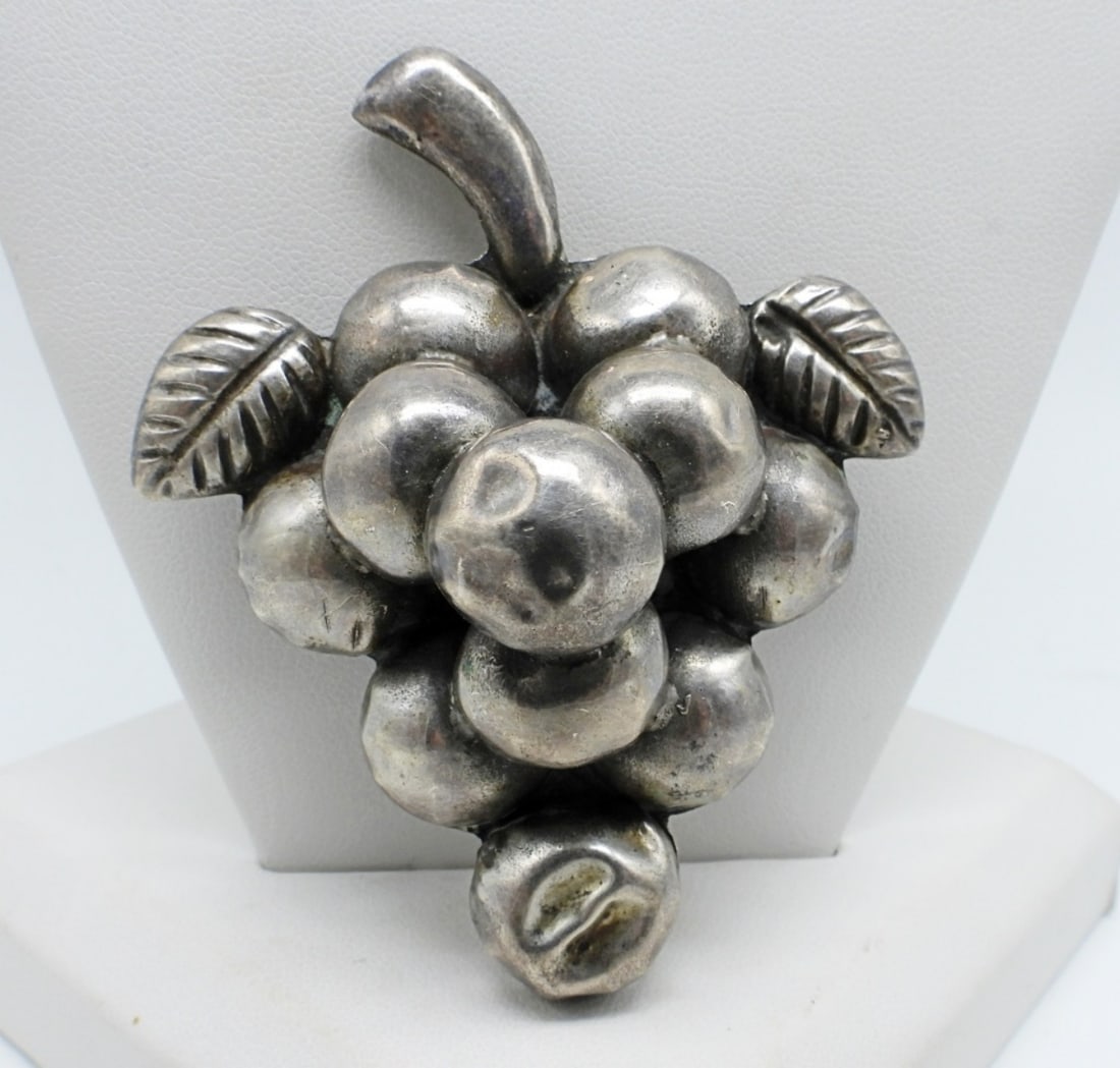 Mexico Sterling Grape Brooch: Large Mexico sterling grape brooch.. 3" Long, 2.5" Wide. Marked "Mexico Silver" (13.2 DWT)