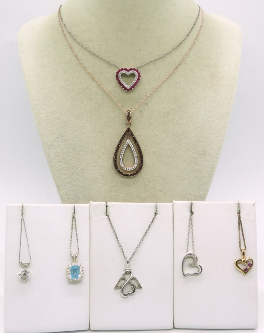 7 Sterling Multi Tone Necklaces - Fashion: Seven sterling necklaces, multi tones. 18" - 20" sterling chains. (18.1 dwt)