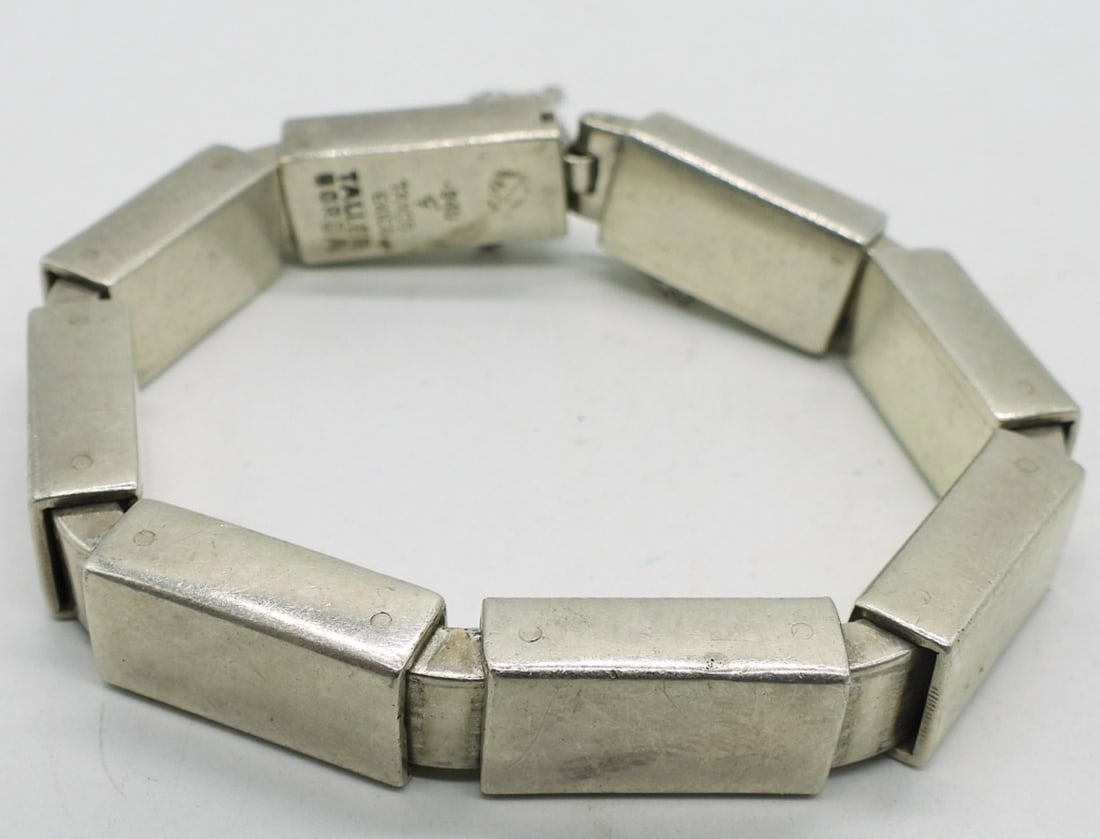 Hector Aguilar Taller Borda 940 Bracelet: Hector Aguilar - Taxco - Taller Borda - 940 Silver. Late 1950's Heavy Sculpted Links. Safety chain intact. 8" long. Clasp works. (36.8 dwt)
