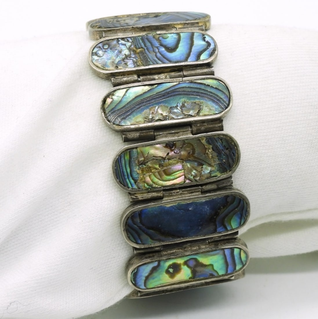 Taxco Silver Abalone Bracelet: Vintage Taxco Mexico, sterling abalone bracelet with safety chain. 7" long. (42 dwt)