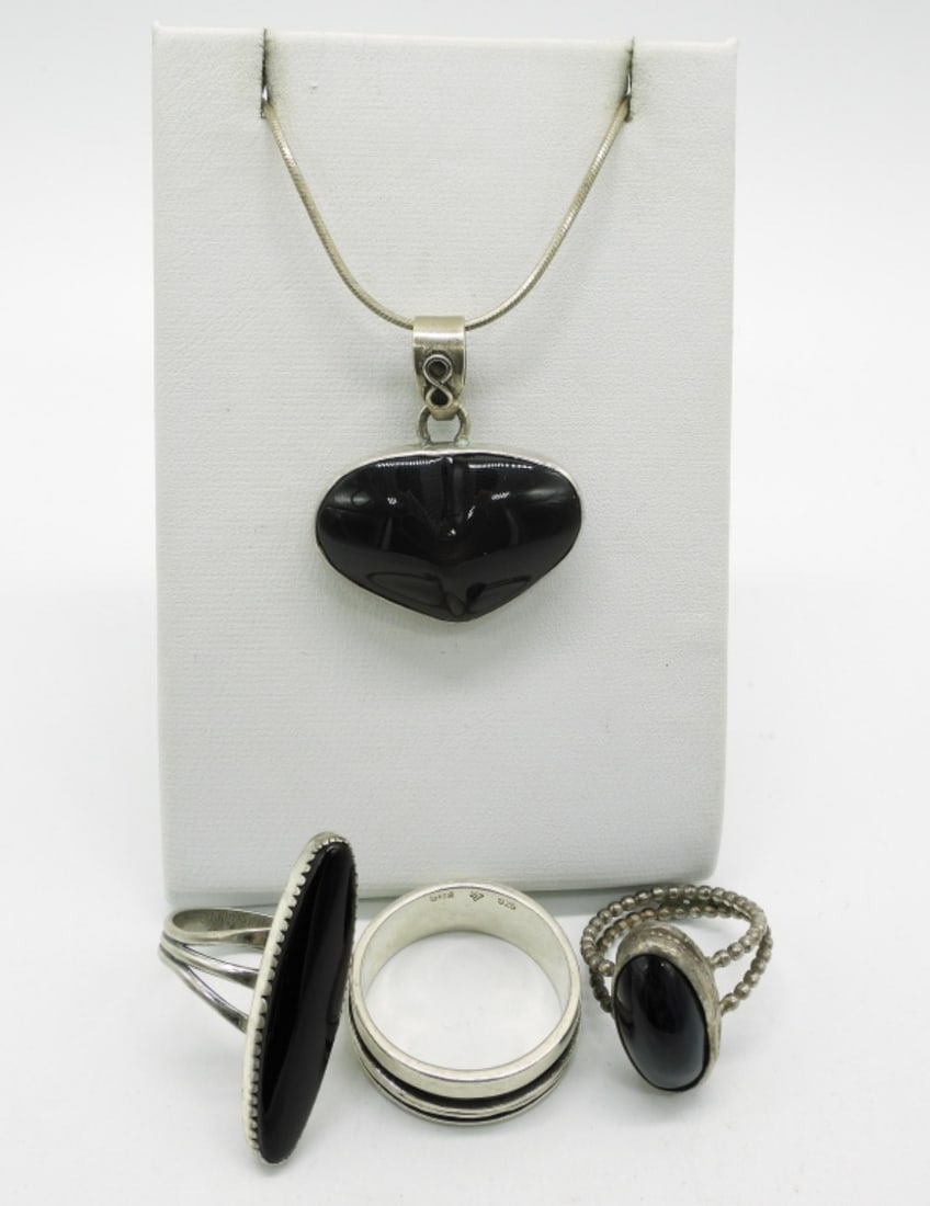 Black Onyx 925 Rings and Necklace (1 of 1)