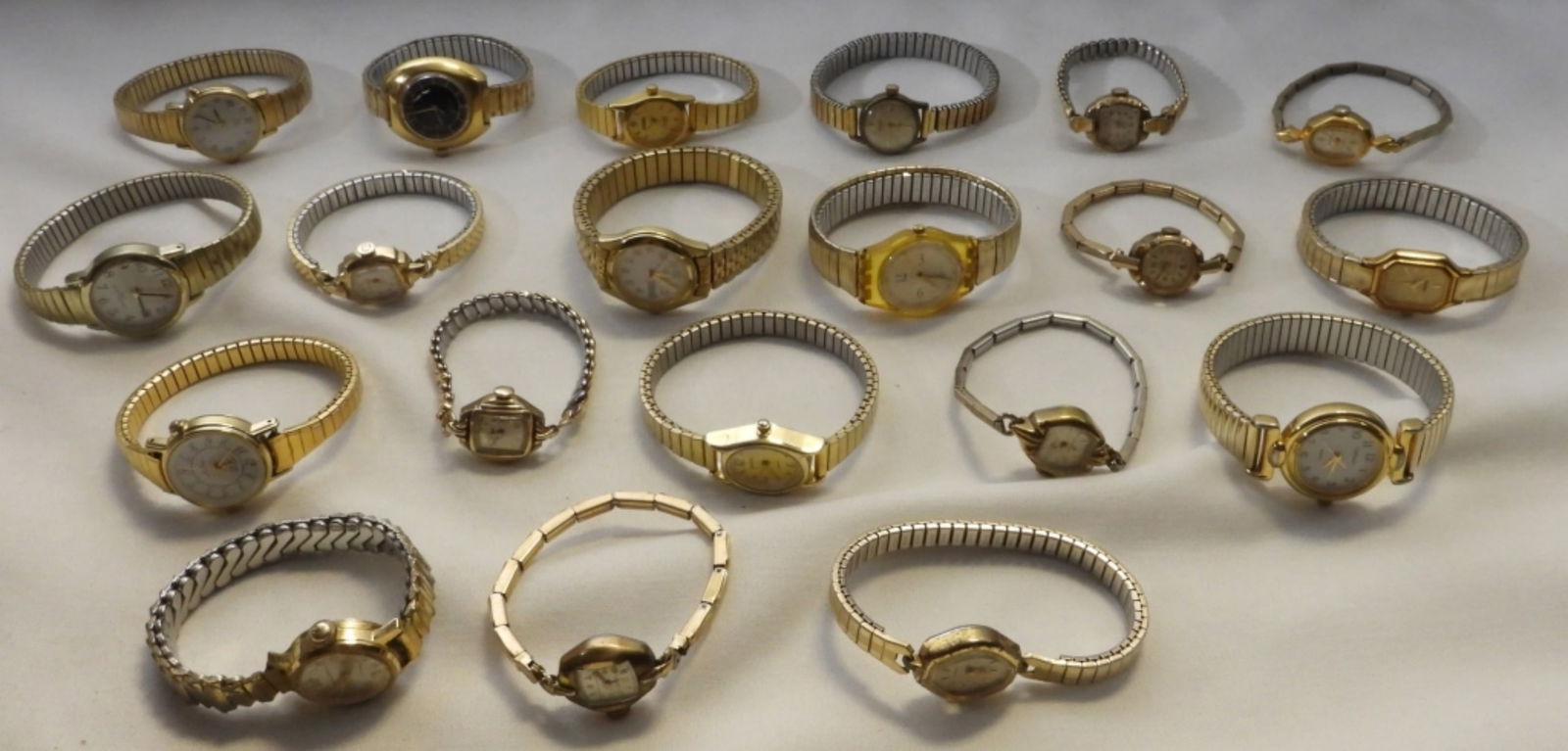 (20) Gold-Tone Ladies Stretch Watches (1 of 1)