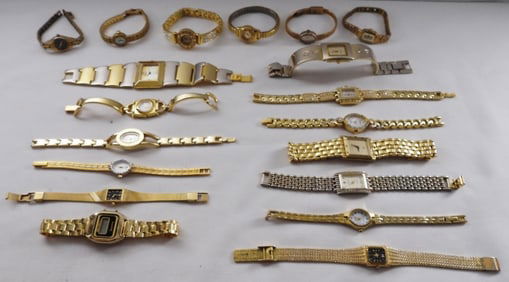 (19) Women's Gold-Tone Watches