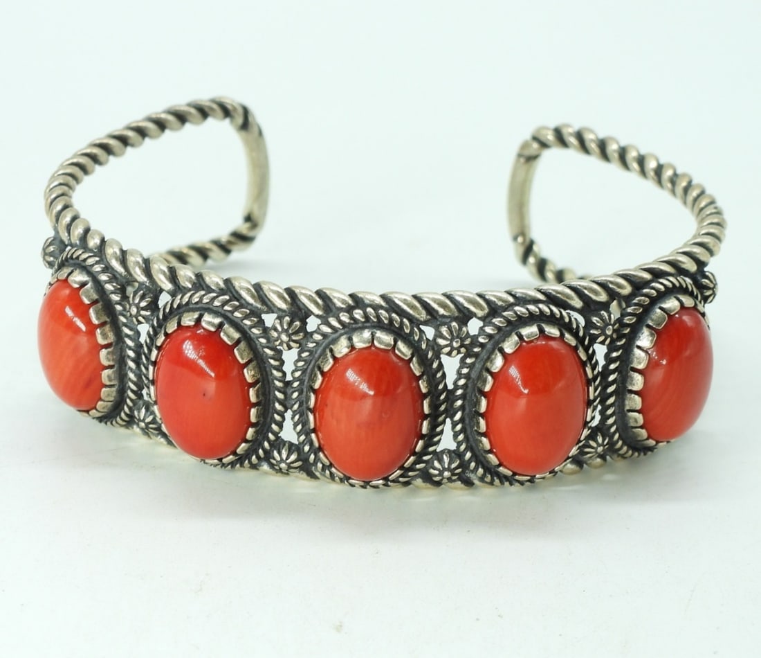 Carolyn Pollack 925 Red Coral Bracelet: Carolyn Pollack sterling red coral bracelet, 7". (20 dwt)