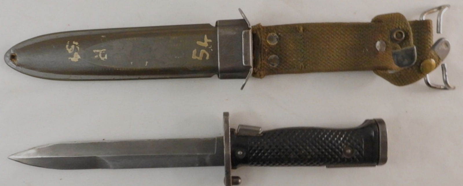 U.S M5 Bayonet With M8A1 Scabbard (1 of 2)