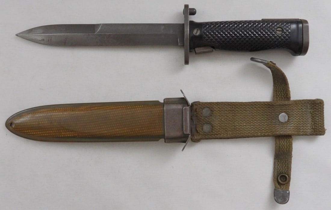 U.S M5 Bayonet With M8A1 Scabbard (1 of 3)
