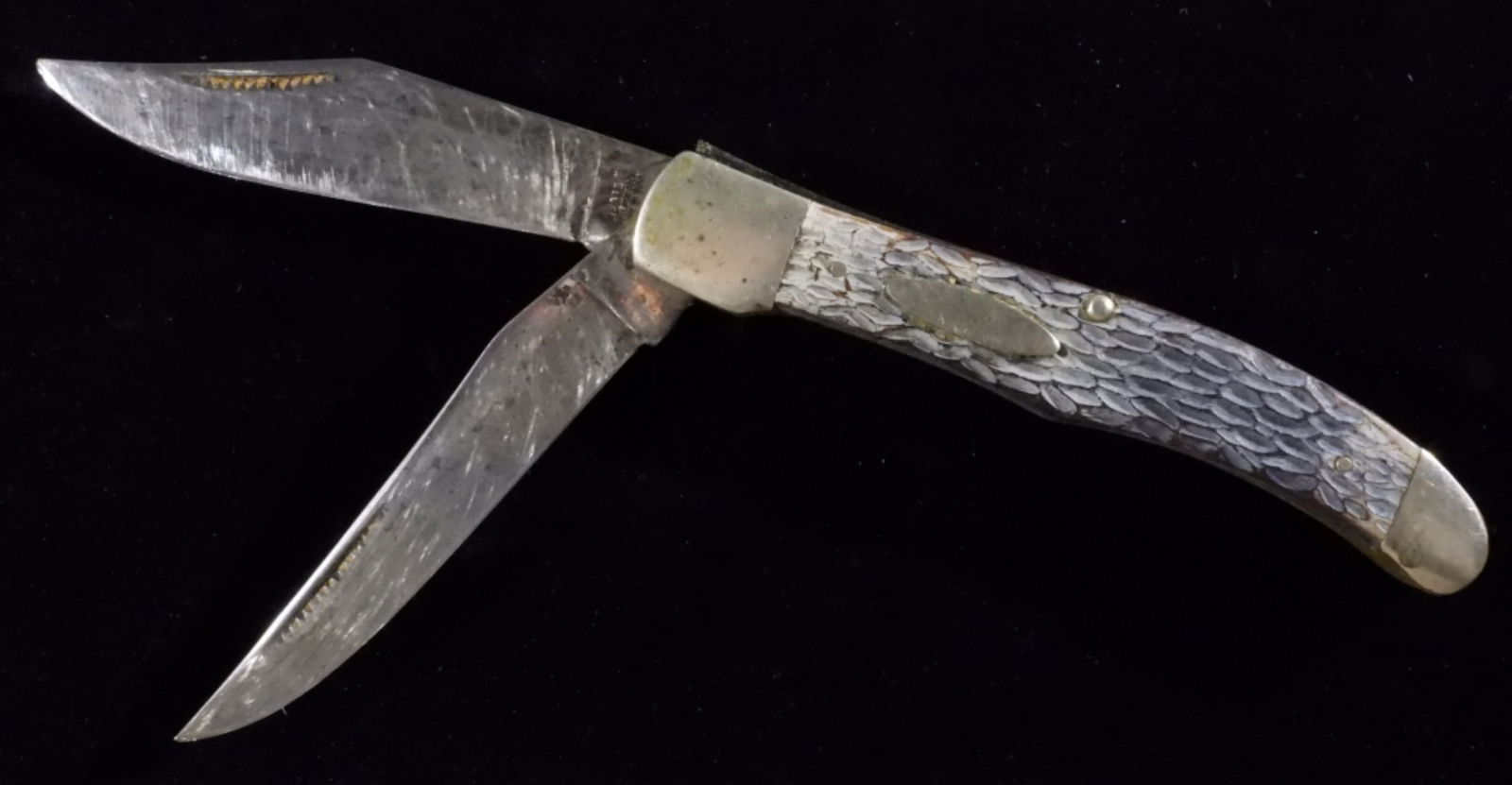 Western Two-Blade Folding Pocket Knife (1 of 2)