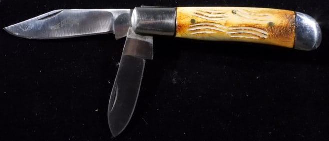Bone Collector Two-Blade Pocket Knife