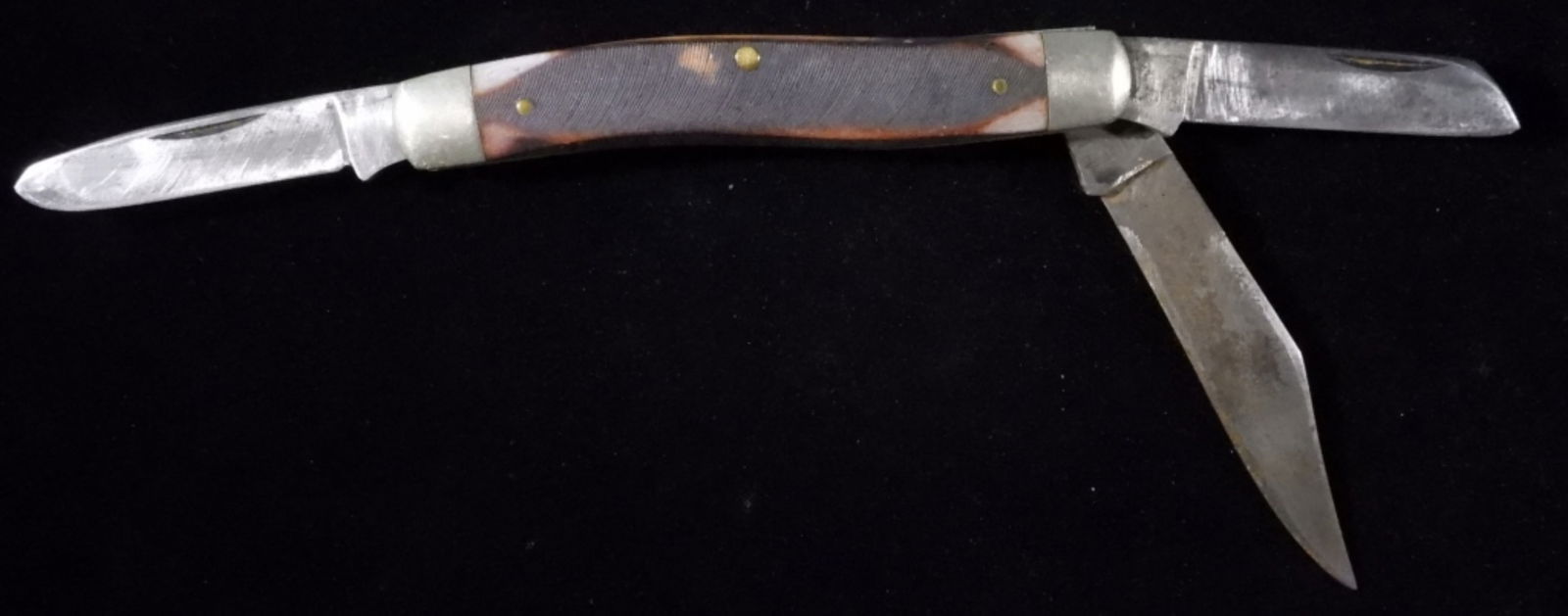 Old Timer Pocket Knife: 3-bladed, 4" handle