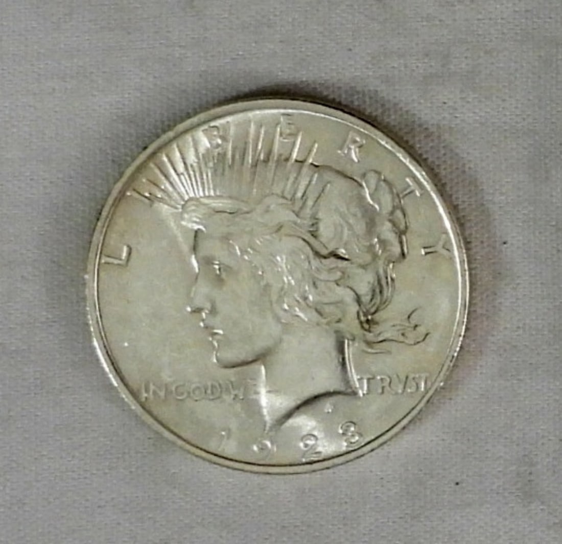 1923 Peace Dollar BU (1 of 2)