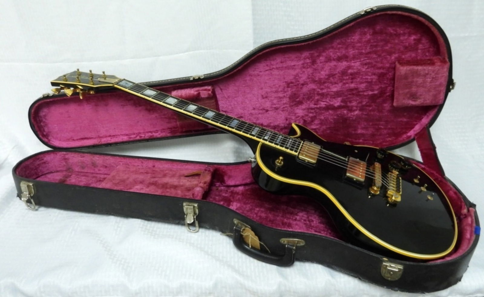 Gibson Les Paul Guitar (1 of 9)