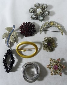 9 Assorted Brooches