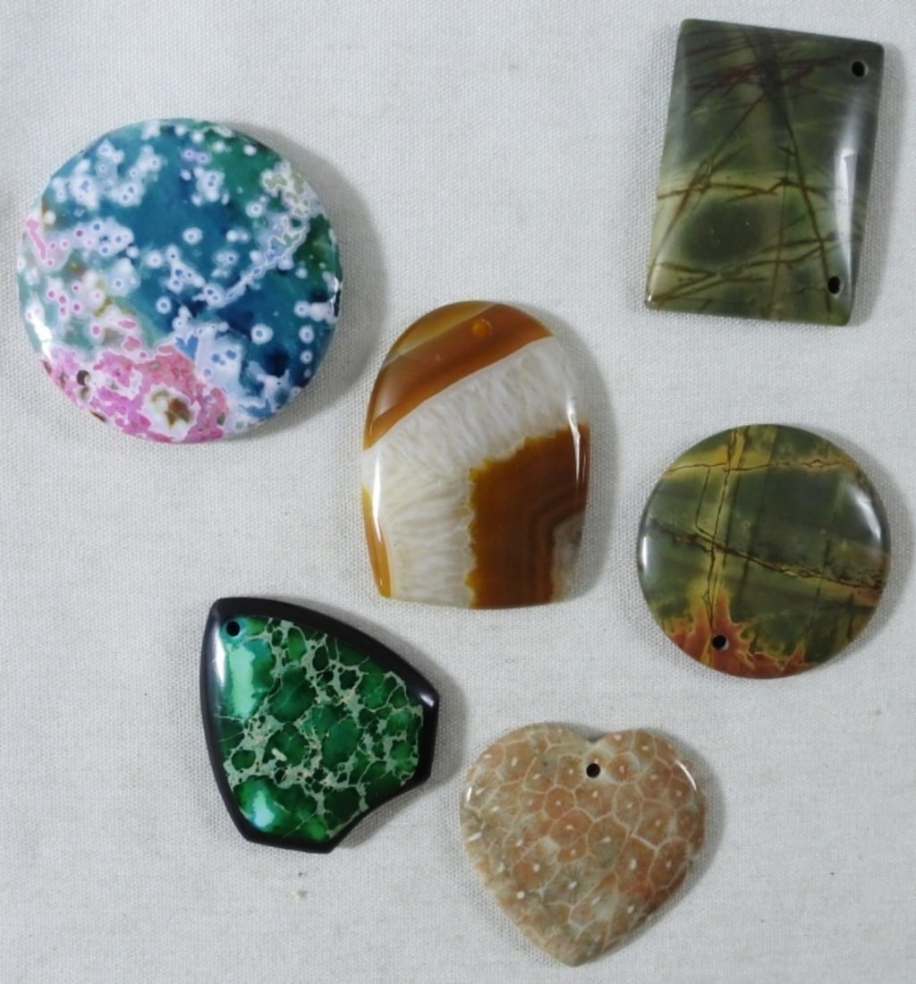 6 Polished Gemstone Pendants: Beautiful polished pendants of different colors