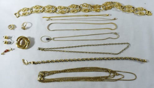Gold-Tone Jewelry Lot