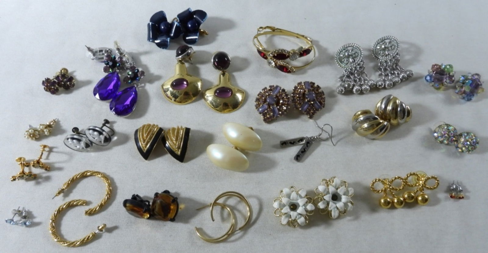 Assorted Earrings Lot (1 of 3)