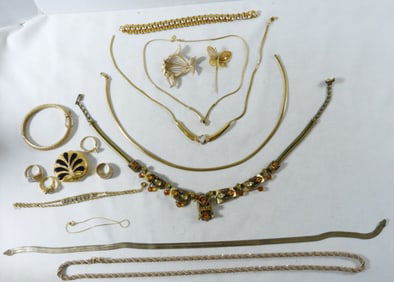 Gold-Tone Jewelry Lot
