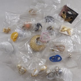 (20) Pairs Of Post Earrings