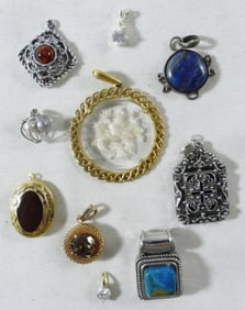 10 Pendants