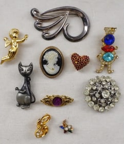 10 Brooches