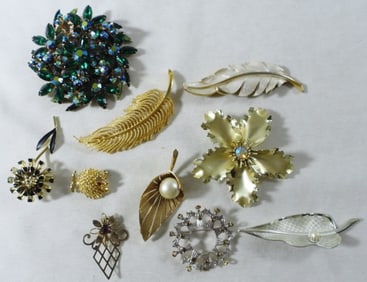 10 Brooches