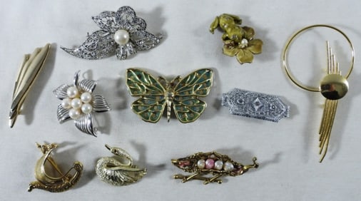 10 Brooches