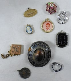 10 Pendants