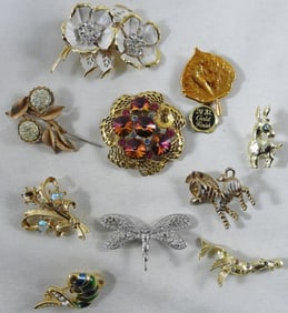 10 Brooches
