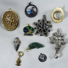10 Pendants