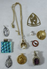 10 Pendants & One Chain